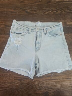 Denizen from Levi's Light Wash Distressed High-Rise Denim Shorts Size 6